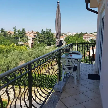 아파트 Mit Balkon *