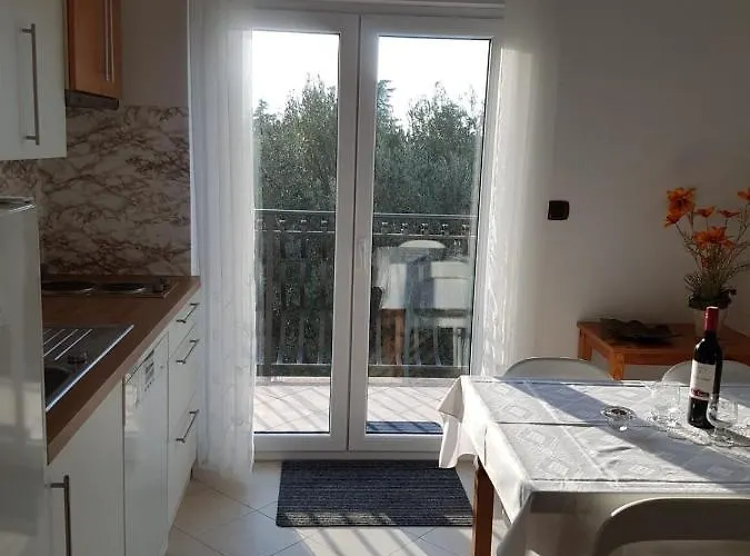 아파트 Mit Balkon