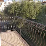 Mit Balkon *