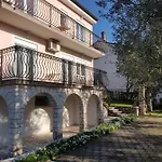 Apartment Mit Balkon Poreč