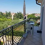 Apartment Mit Balkon *