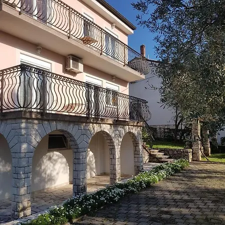 Apartment Mit Balkon Porec