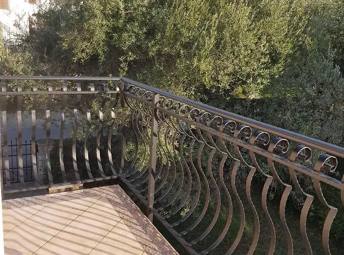 Mit Balkon *