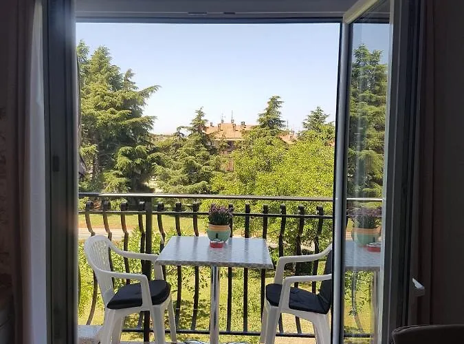 Mit Balkon Appartamento